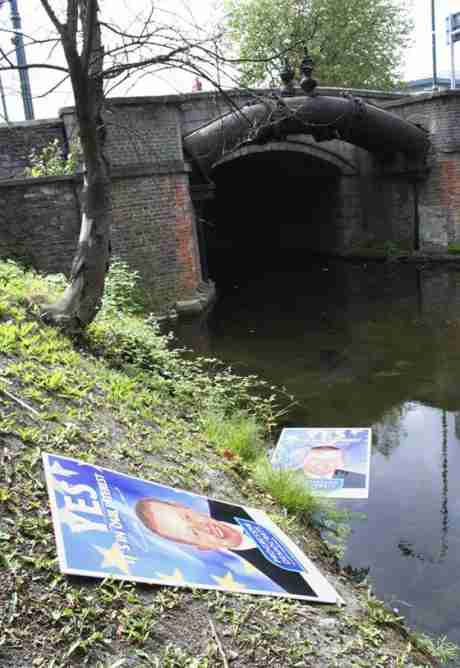 Friday 13th June, 2008: PD posters in the Grand Canal by Leeson Street Bridge