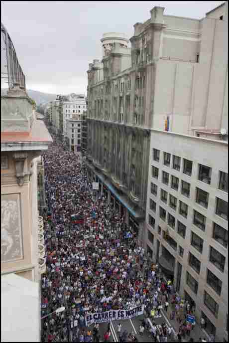 This is what INDIGNANT and PEACEFUL revolution looks like: 1/4 million took Barcelona's streets on J19