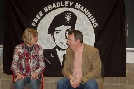 Gerry Conlon with Chelsea Manning's mum Susan at Trinity College