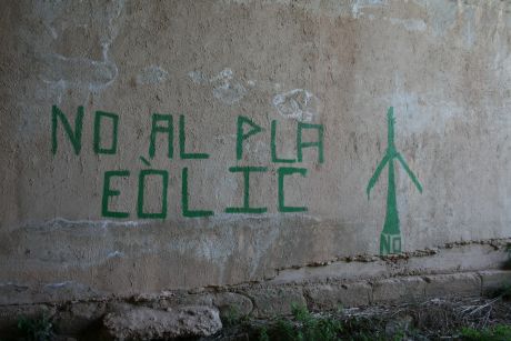 Graffito opposing the windfarm in la Fatarella