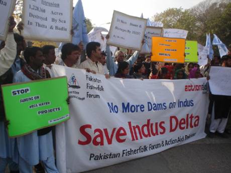 Click on image to see full-sized version People protest against the mega water projects