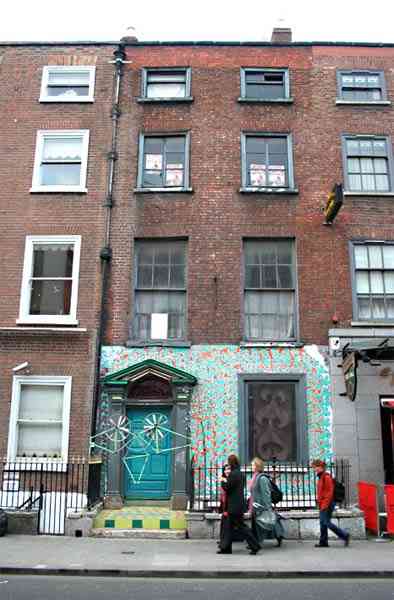 The facade of 47 Middle Abbey St, in which Seomra Spraoi had a room for a few months in 2005/2006